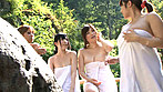 混浴露天風呂で巨乳のお姉さん達に囲まれた僕はフル勃起、まずいと思ったがおさまりきらないチ○ポに優しくしてくれた サンプル画像8