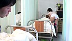 彼氏が入院してHもできず欲求不満な女のミニスカパンチラで隣ベッドの僕は下半身だけ元気なっちゃった。カーテン越しのお尻にチ○ポが触れ興奮が止まらない女は彼氏が寝てる横で僕のチ○ポに乗ってきた サンプル画像3
