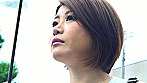 通勤バスはギュウギュウの満員で目の前には黒パンストのOLだらけ！どうしようもなく興奮しちゃった僕は生チ〇コ擦りつけたら握り返してきた 9 サンプル画像1