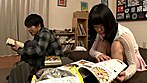 遊び人の先輩宅に遊びに行ったら、人の良さそうなおとなしめの女性が怒鳴りこんで来るという突然の修羅場に巻き込まれた！！人の良さそうなおとなしめの先輩の彼女だが、先輩の浮気を知り烈火のごとく怒り狂っている！！彼女から逃亡する先輩、取り残された僕と彼女。なんとも気まずい沈黙を破り突然「私も浮気してやる！ね、セックスしよ？」とソソる目線で迫ってくる先輩の彼女！！コレは一体どうしたらいいのですか！？ サンプル画像21