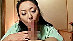 エロいオバちゃんの上手すぎるフェラチオと激しすぎるオナニー - Image 2