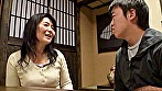 お母さんと二人きりで行った温泉旅行で、久しぶりに見る母の裸体に興奮してしまい、ボクは絶対にしてはならない過ちを●してしまった･･･3 - Image 1