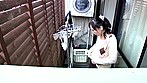 【敷地内潜入盗撮】興信所が浮気調査中に撮ってしまった妻のオナニー サンプル画像21