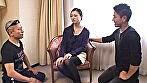 熟れ頃奥様をナンパしてオッパイ揉んで乳首を舐めてクリちゃん吸ってチンチ〇しゃぶらせ熟マンに生チン入れて大量ザーメン中出し発射 - Image 1