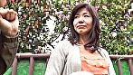 ナンパについてきた熟女に電マを与えてその気にさせる！そして中出し！！ サンプル1
