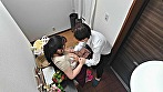 シーン1：ぽっちゃりムチムチの爆乳家政婦と玄関で潮まみれの生交尾