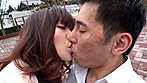 息子が彼女と長電話していると母親は寂しい気持ちが募って息子にちょっかいをかけちゃうのです。 サンプル画像6
