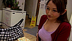お母さん、我慢できずにダダ漏らし。