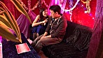 熟女セクキャバで激エロな接吻で、若者チ◎ポを丸呑みする淫乱母たち サンプル画像9