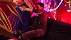 熟女セクキャバで激エロな接吻で、若者チ◎ポを丸呑みする淫乱母たち サンプル画像10
