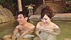 これから･･･温泉で妻のカラダを･･･上司に預けます･･･ 若月みいな サンプル画像9
