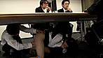 社内でバレないように声を押し殺してエッチしてるのに愛液のクチュクチュ音が漏れてしまう女子社員たち サンプル画像6