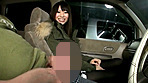 車内でセンズリ見てもらったら、外から誰かに見つかりそうなスリルに興奮しちゃった素人娘たち サンプル画像21