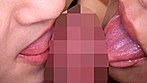 ふたりで一緒にオチ○チン舐めしゃぶり！友達と一緒にWフェラ！ サンプル画像9