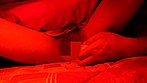 旦那が隣に居るコタツの中では火照ったマ○コがトロトロに発情して4回以上イク人妻たち サンプル画像12