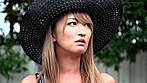 旦那とのSEXでは満たされないセレブ巨乳妻がホームレス達の虜に！キンタマに精子溜まりっぱなしの性に飢えた路上生活者集団の激しい汚チ〇ポ突きに堕ちた不貞妻が何度も中出し懇願！ サンプル画像1