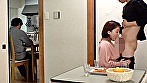 コタツの中でひっそり奥さんのマ○コに触れると糸を引くほど溢れ出す愛液！ご無沙汰過ぎて旦那が隣に居るにも関わらず何度も悶絶絶頂！ 4 SPECIAL サンプル画像4