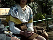 奥さん娘さん、お願いしますよー へるもんじゃないし サンプル画像1