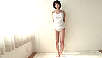 パンツを売ってマ●コを見せる女 AV女優・篠田ゆう サンプル画像1