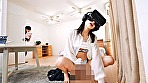 「パパとママには言わないって約束して・・・その代わり・・・」VRオナニーをボクに見られてしまった義姉が親に内緒する代わりにHな事してあげると言って出した条件は手コキ・・・!普段清楚な義姉は固くなっていくボクのち〇こに発情してしまい挿れてはイケないと我慢していたのに徐々に条件が破綻・・・最後は欲情したトロトロおま〇こに挿入させてくれました! - Image 1