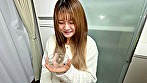 シーン11：【個人撮影】宮ノ木しゅんかの舌ブラシで「汚舌苔」採取
