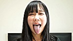 シーン2：【個人撮影】ゆうきすずの舌ブラシで「汚舌苔」採取