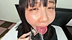 シーン9：【個人撮影】ゆうきすずの舌ブラシで「汚舌苔」採取