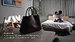 旦那が近くにいるのにクチに出された精子を不意打ちゴックンした奥様は不倫記念と言って会う度に精子を飲んでくれるようになりました 森沢かな