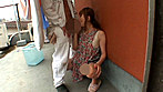 修理業者が出会ったどすけべ女。昼下がりの若妻がパンチラを見せつけて誘惑してきたので思わず･･･。 サンプル画像13