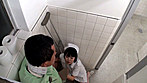病院のトイレで用を足してもおさまらない患者の勃起チ●ポを見た、今どきのナースは･･･ サンプル画像7
