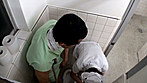 病院のトイレで用を足してもおさまらない患者の勃起チ●ポを見た、今どきのナースは･･･ サンプル画像15