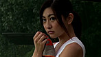 「上半身の締め付けは良くない」という健康法に則って、今、マラソン女子の間でノーブラスタイルが流行っている！でも走行中に乳首が擦れてHな気分になっちゃうらしい･･･ サンプル画像16