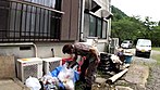 近所のノーブラ奥さんが使用済みエロ下着を捨てていたので･･･ サンプル画像15