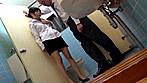 会社のトイレで自撮りエロ写メする同僚のOLを目撃！戸惑う僕に、照れた彼女が声をかけてきて･･･ サンプル画像6