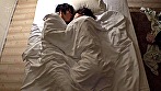 雑魚寝してたらボクの布団に友達の彼女が潜り込できて･･･ 3 寝ぼけキスには彼氏のフリして応じておいて 目覚めて拒否るカノジョに「こんなに勃起させたのキミだから」とイキ声ガマンさせ何度も奥突き！ - Image 3