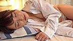 泊まりに来た従妹が可愛くなっていて 翌朝ノーブラで僕の白Yシャツを着ていた！ 2 サンプル画像21