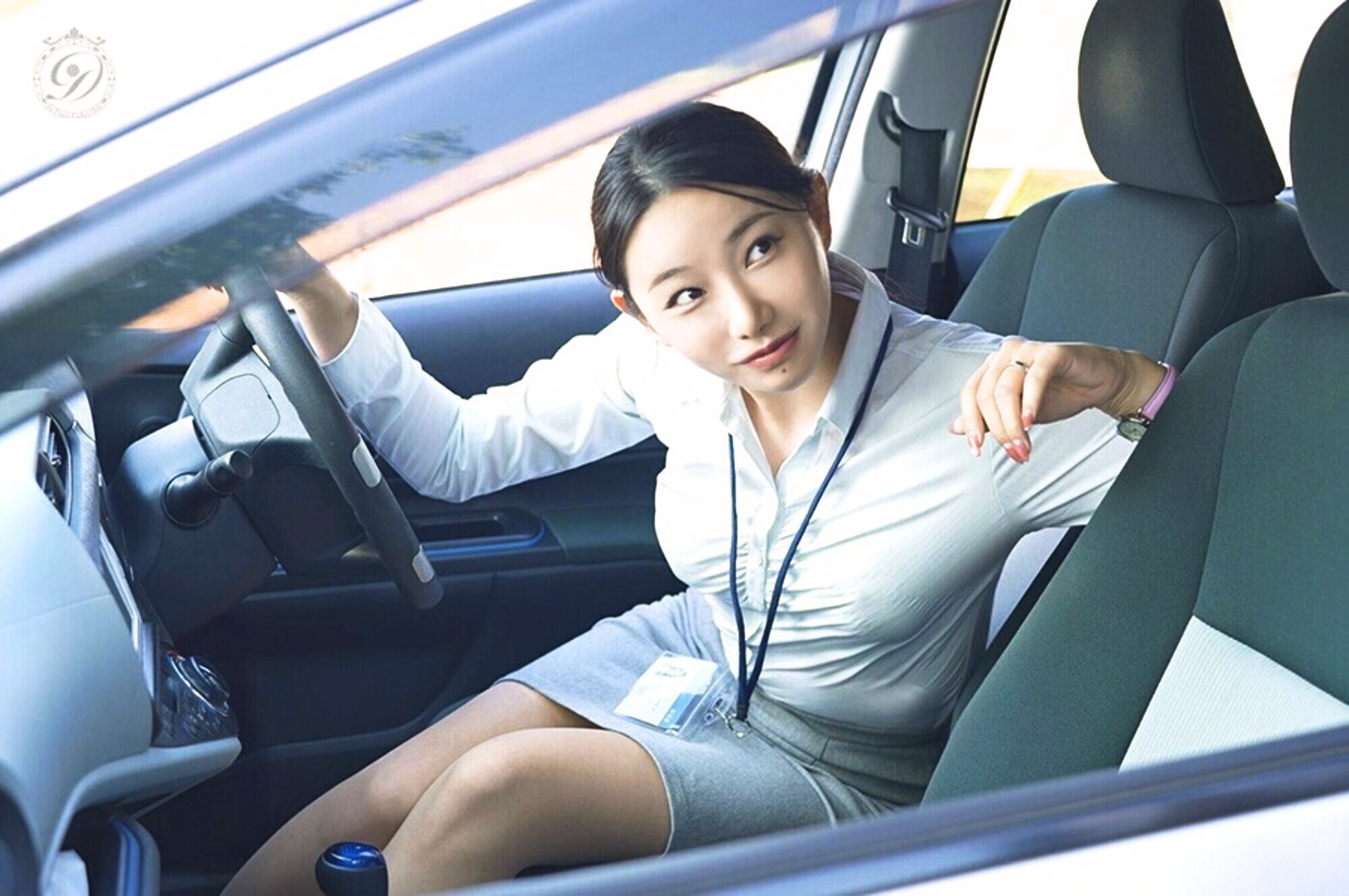 地方に配属になった僕は、いつも、先輩と車出勤をしています。 三葉ちはるのサンプル動画