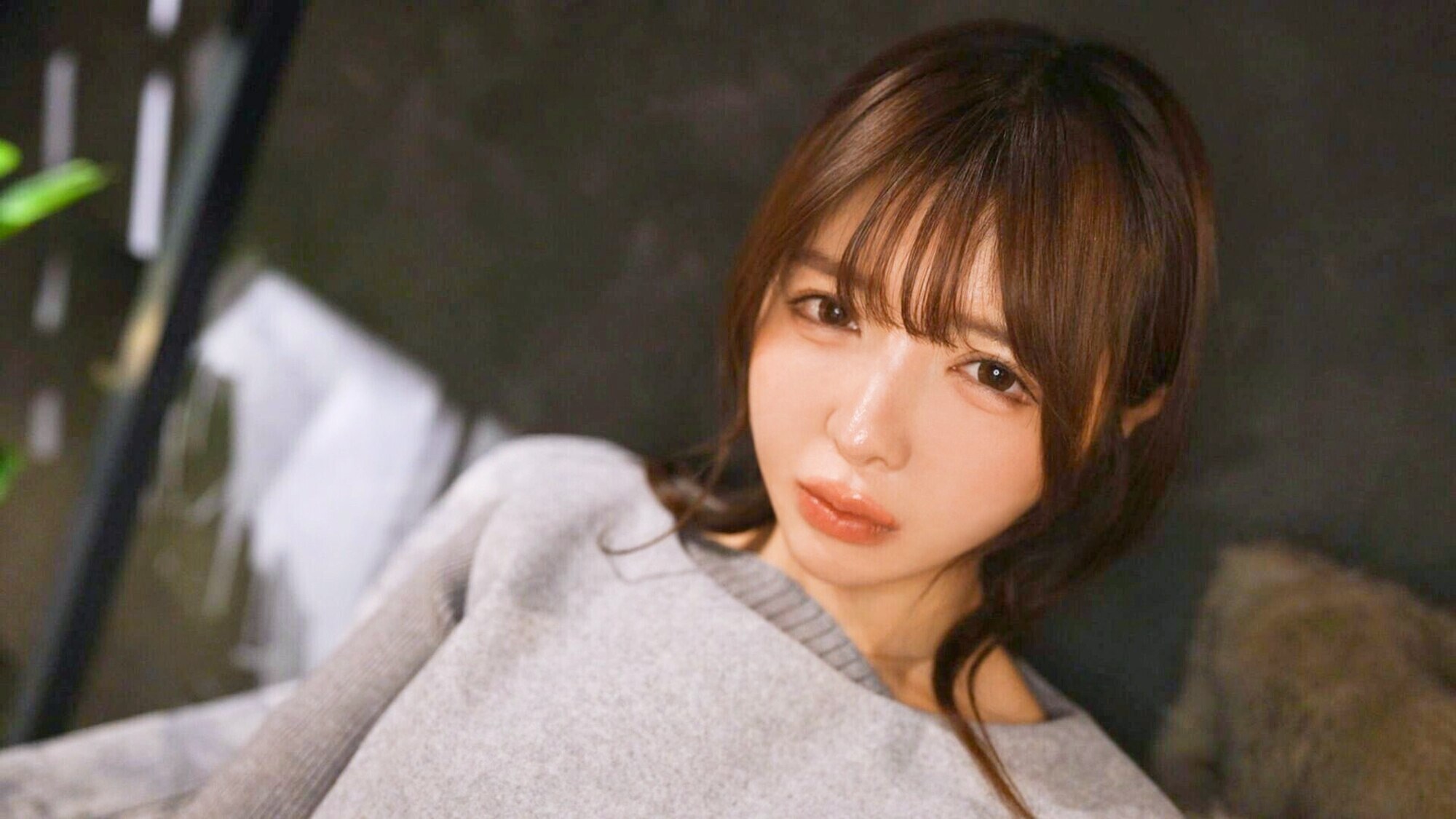 浮気相手にまこ土下座するビッチww「妊娠させてください」とみずから腰を振り中出しを懇願してくる港区のオナホ_まみのサンプル動画