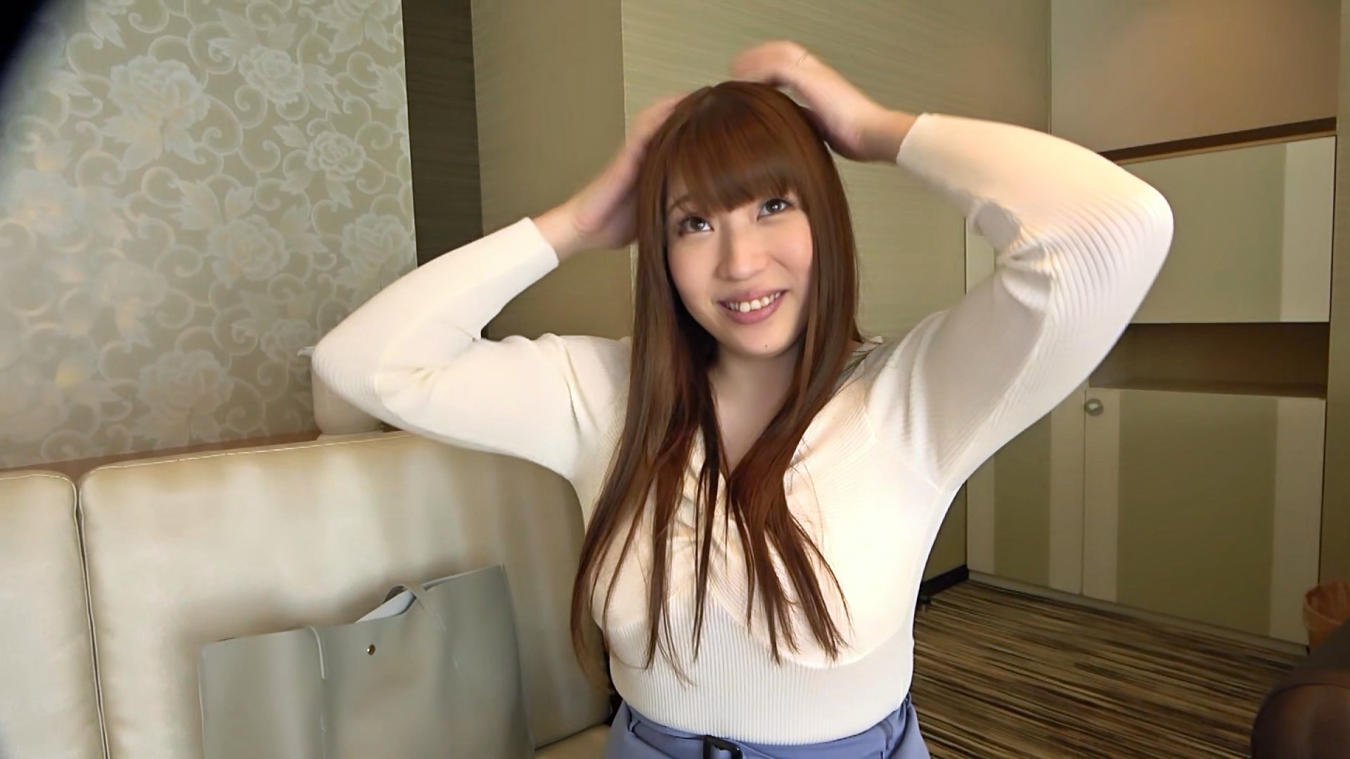 仕事のデキる女はSEXもデキる Monami & Chitoseのサンプル動画