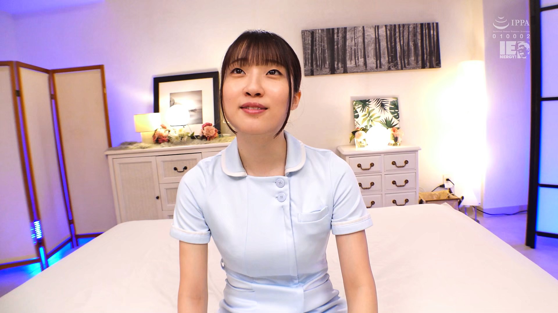 リアル白衣の天使ナースさんに童貞に悩む男の介抱をしてもらいました!! ナースの裸体にギン勃ちしたチポをズブリ!生中出しで童貞卒業させてくれました! まいなさんのサンプル動画