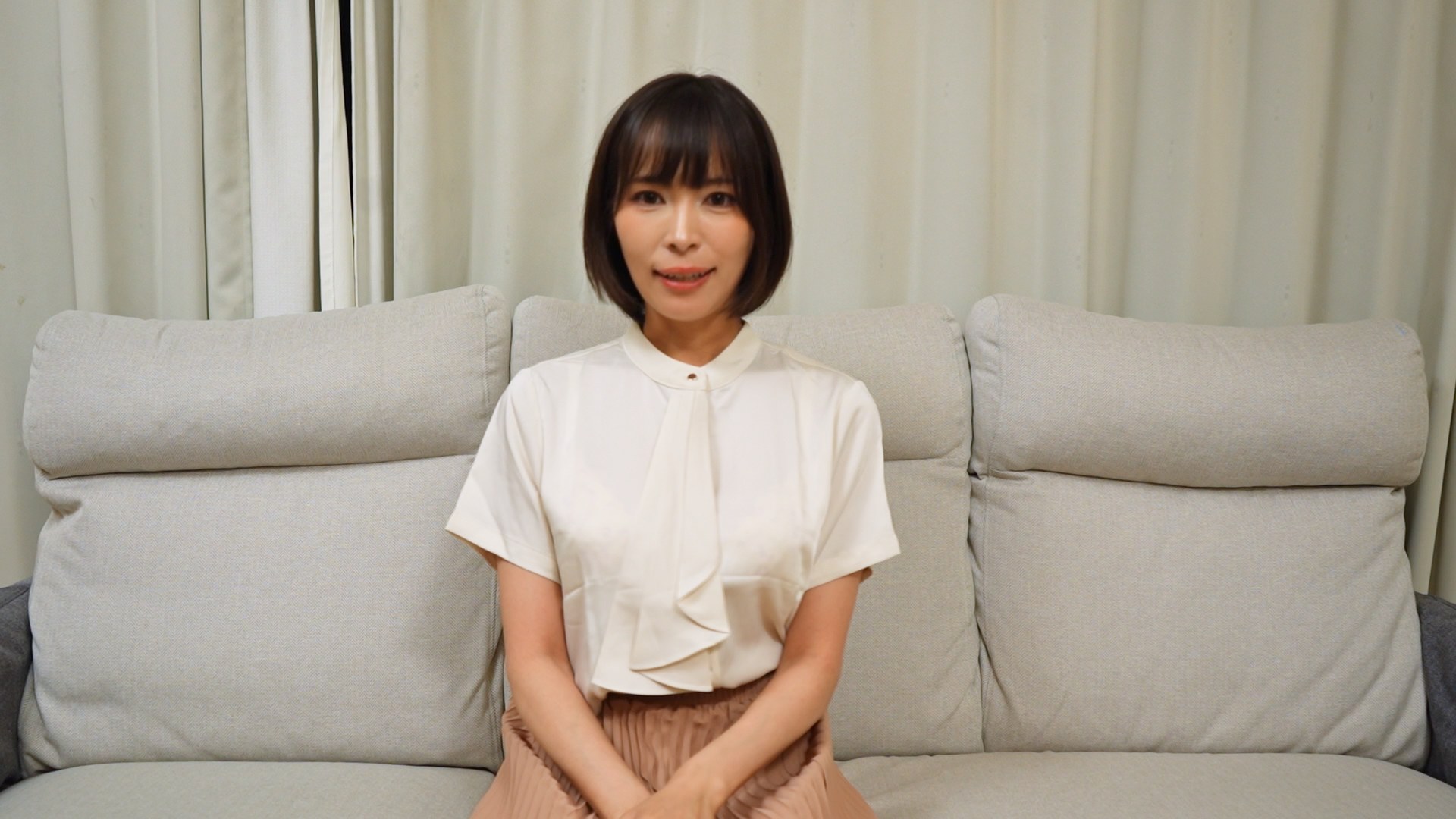 奥さん、撮影決定です! モデル志願妻のHな露出面接 #2のサンプル動画