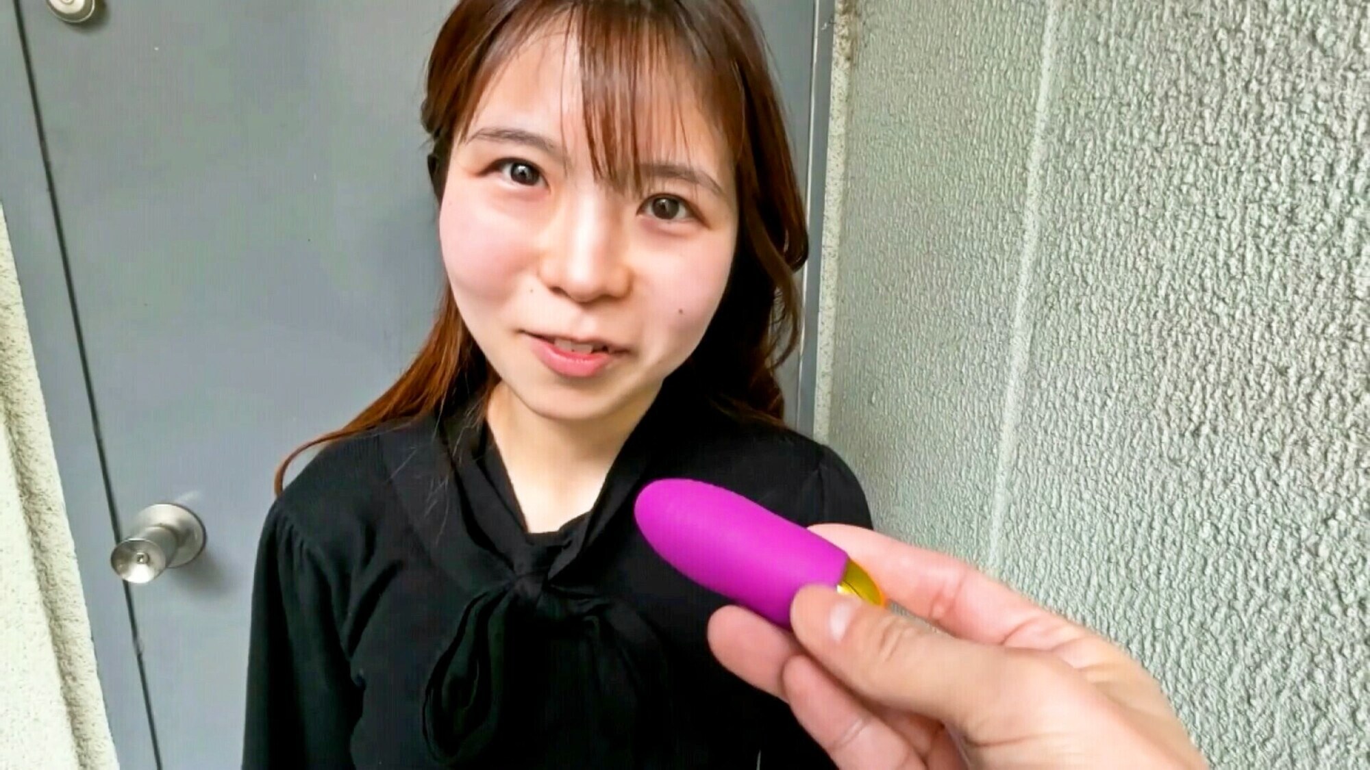 筒井優花ちゃんとリモバイ散歩！街中で絶頂恥プレイ！のサンプル動画