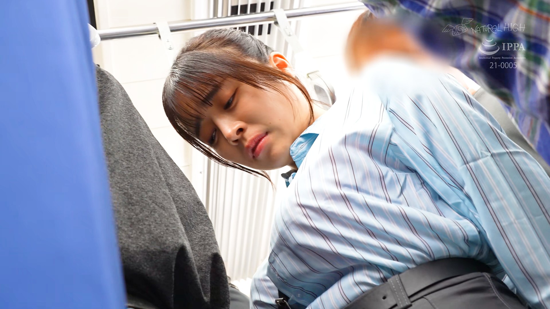 乳首開発電車 10 高感度Iカップ娘のサンプル動画