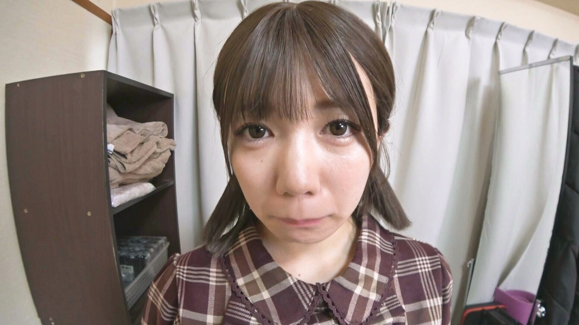 【AV女優前夜 日向由奈】初流出!?デビュー前の極秘カメラテスト。演技も知らぬ無垢な姿で言いなりになったリアルな初本番。恥のクリ剥き自己紹介をさせられたド緊張の素人時代にみせる処女作超えの初物ファック。AVメーカー社長の私物映像を大公開のサンプル動画