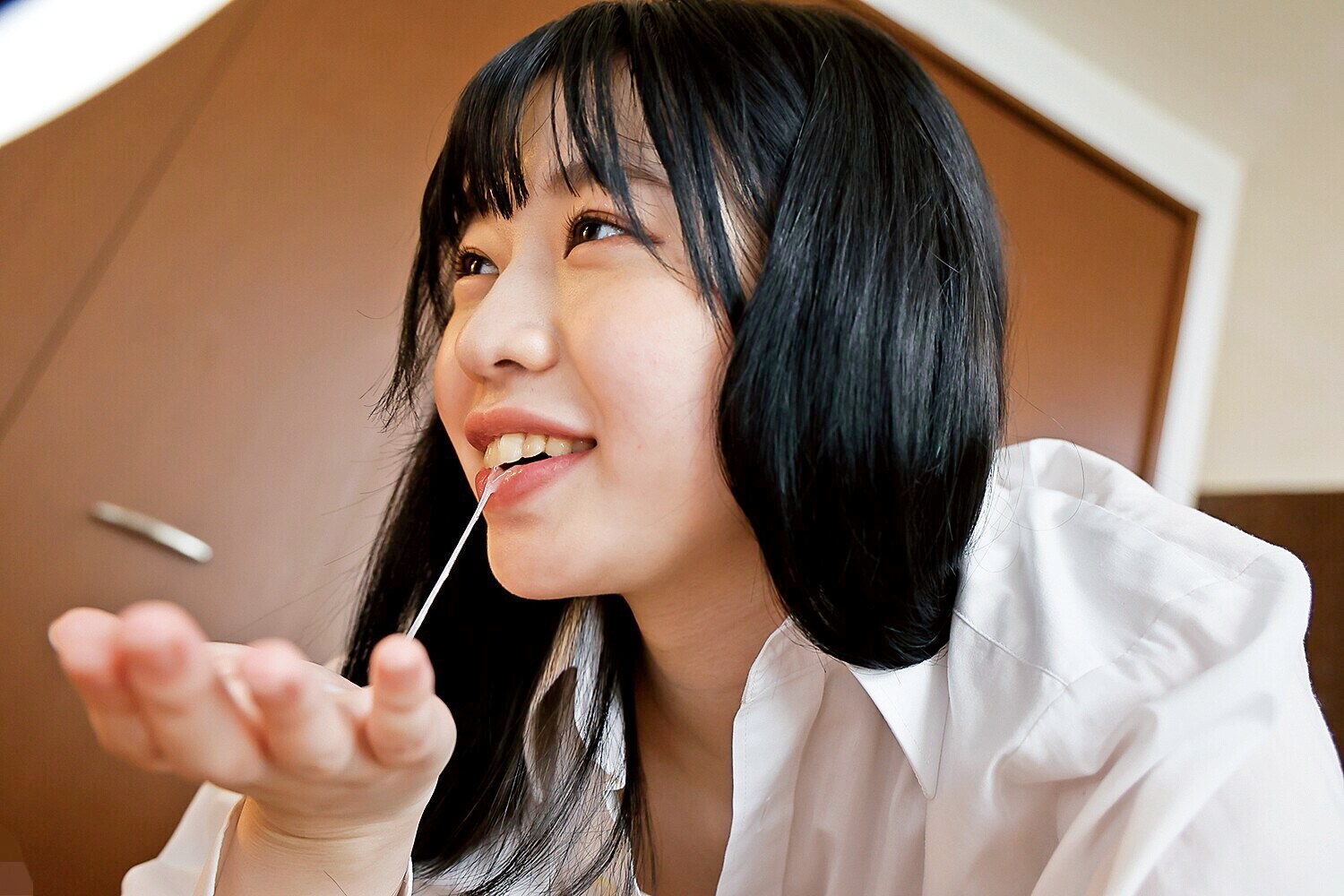 彼シャツの匂いで発情を抑えきれない最上級にかわいい彼女と、初めてのお泊まりで朝まで何度も甘く求め合う濃密イチャラブセックス 浅海なみのサンプル動画