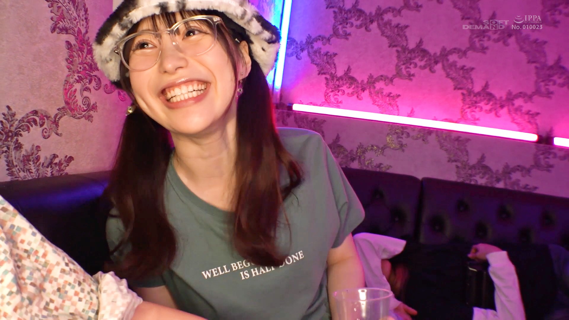 大学サークルの女友達ゆいちゃん（ビジュ最高）と、深夜のカラオケ飲み会で皆んながい潰れた後に始発までSEXヤリまくった。 - アダルト動画 ソクミル