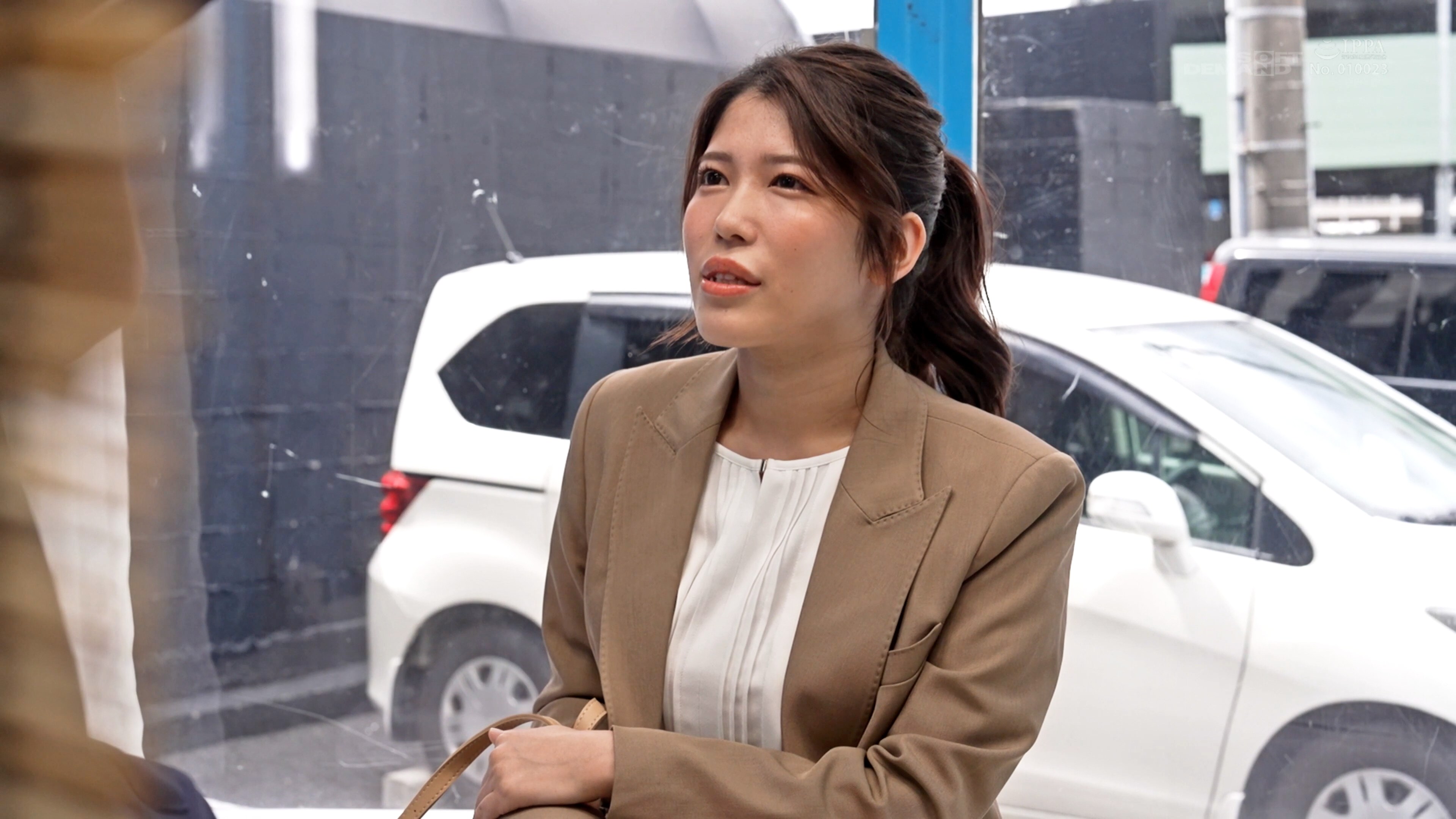 マジックミラー号 オフィス街で見つけた30代のバリキャリ女子 ぬるぬる性感マッサージでオフィス疲れご無沙汰おまこが激濡れのサンプル動画