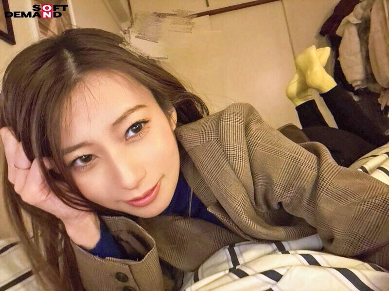 SNS総フォロワー4万人の公務員 市役所勤務のイラマで感じる奥さん 永尾あかね 37才 AV DEBUT イスタアカウントrobo__kiss で活動中のサンプル動画