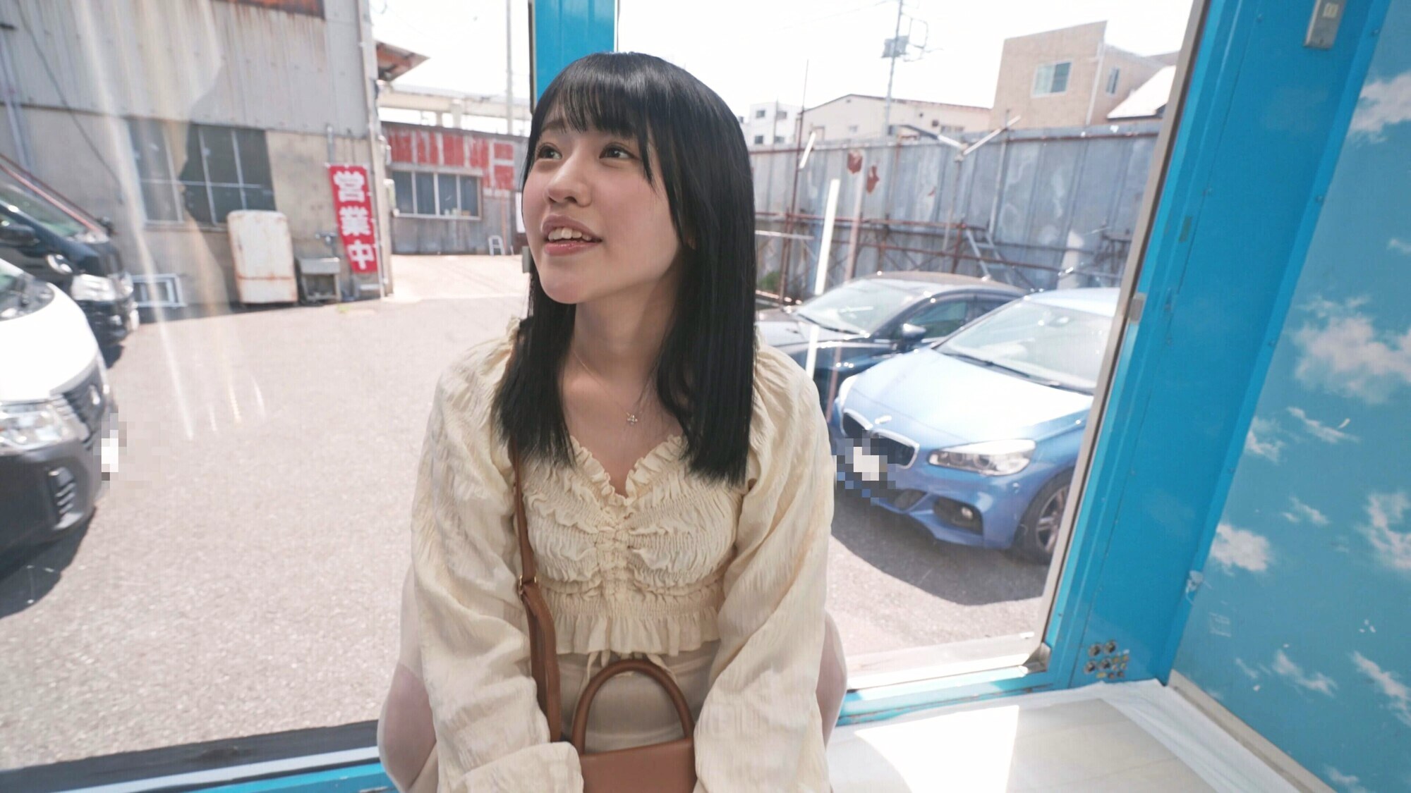 街行く女子大生限定！マン圧クレーンゲームチャレンジ！マコの締め付けで景品をキャッチ！すれば賞金GET！制限時間20分間取り放題！！ただし潮吹きしたらOUT！即ハメSEX！！～ちなつ編～のサンプル動画