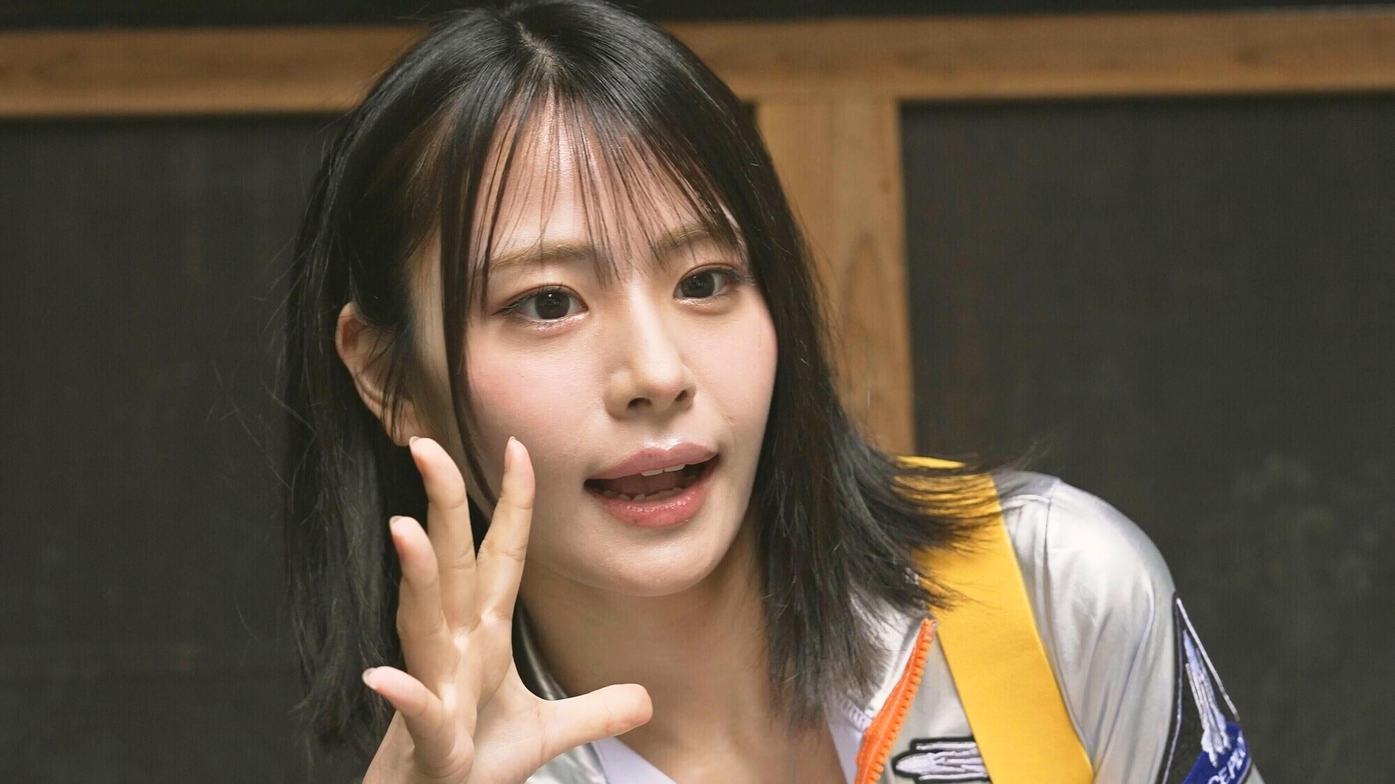 野外撮影会 人気コスプレイヤーの弱みに付け込んでセクハラ羞恥写真撮影 透け乳首&大量中出し追い撃ちアクメ~さら編~のサンプル動画